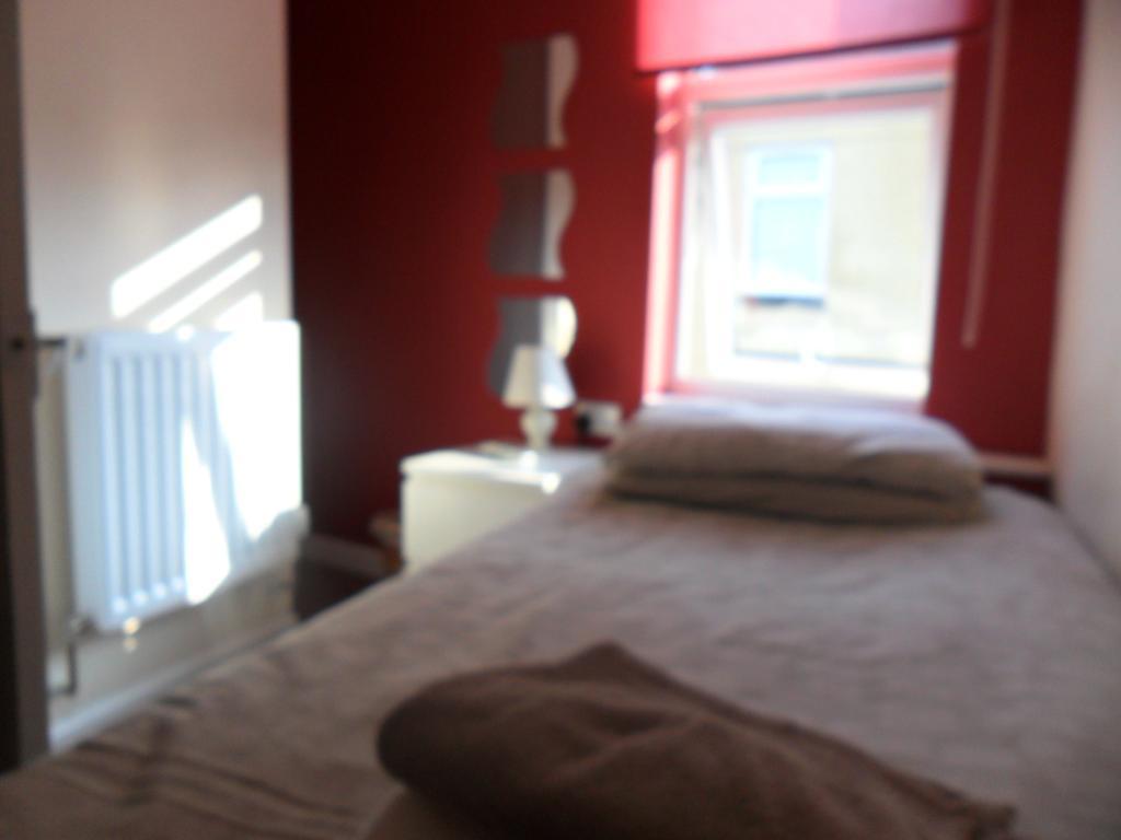 Oyo Main Top Hotel Widnes Phòng bức ảnh