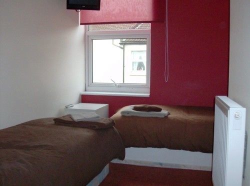 Oyo Main Top Hotel Widnes Ngoại thất bức ảnh
